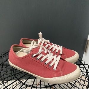 SeaVees Casual Sneakers Size 7.5